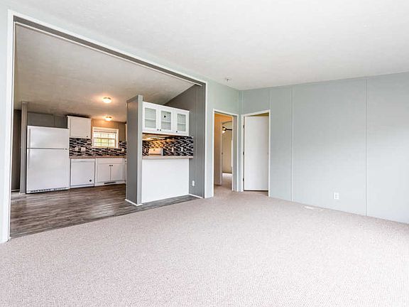 4th image of 218 Owens St