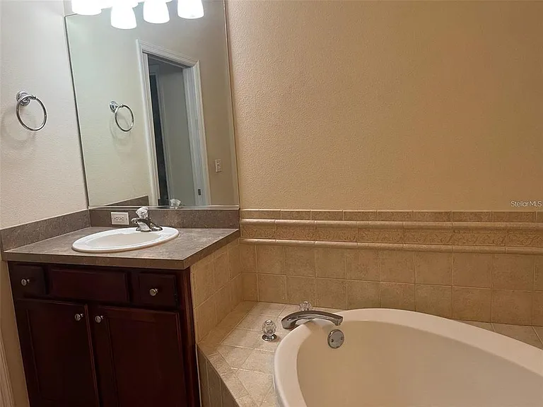 9035 Vista Verde Dr — Photo 9