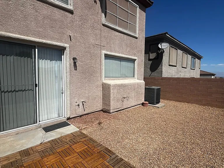 228 Positive Point St — Photo 6