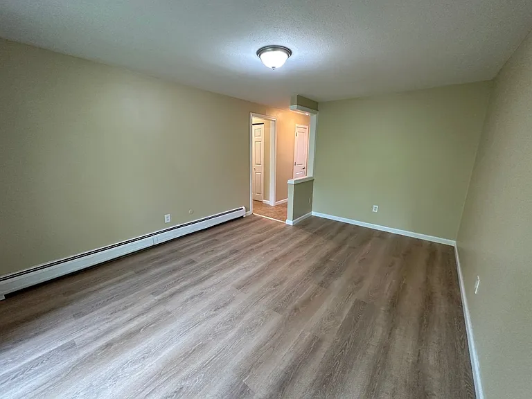Notre Dame Apartments — Photo 33