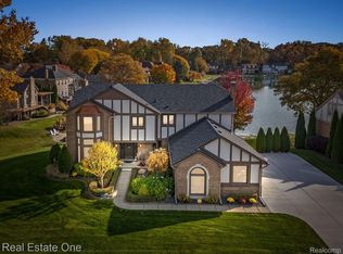 54438 Sherwood Ln, Shelby Township, MI 48315