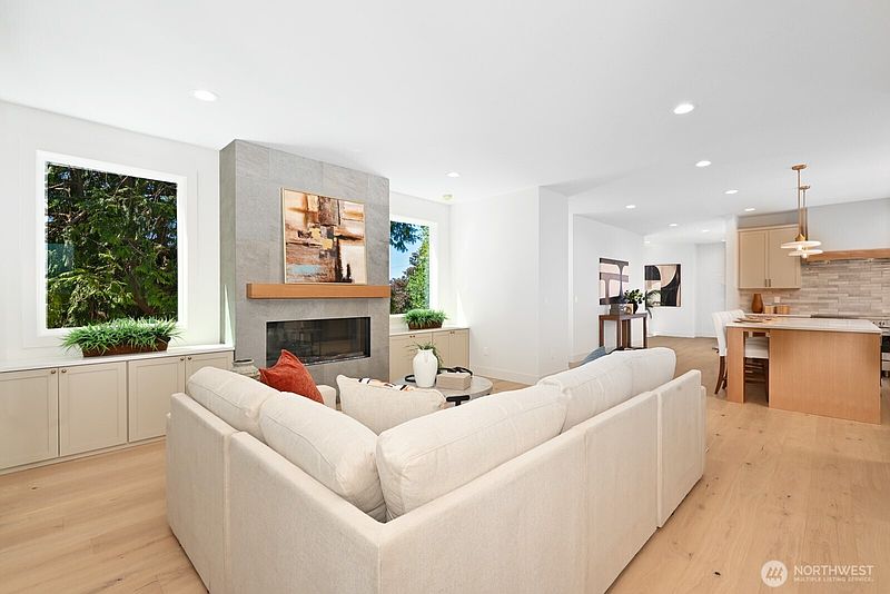 3rd image of 5620 6th Ave NW