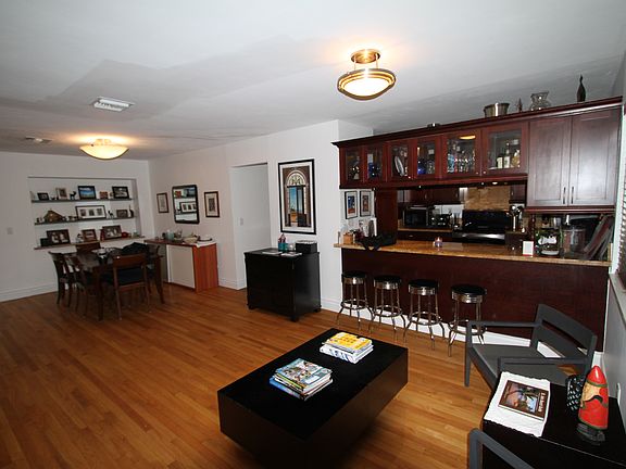 5th image of 1401 Tangier St