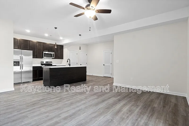 229 E. Johnson Circle — Photo 3