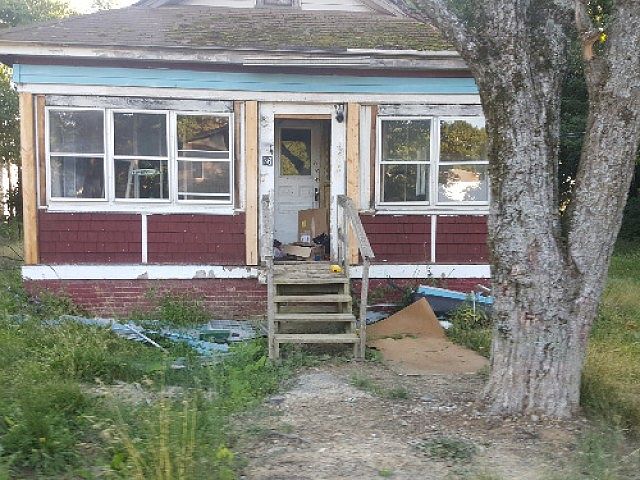 2nd image of 36 Broadway St