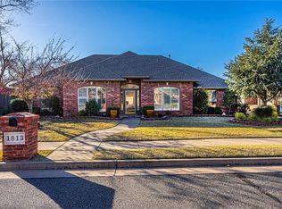 1813 Lancaster Dr, Edmond, OK 73012