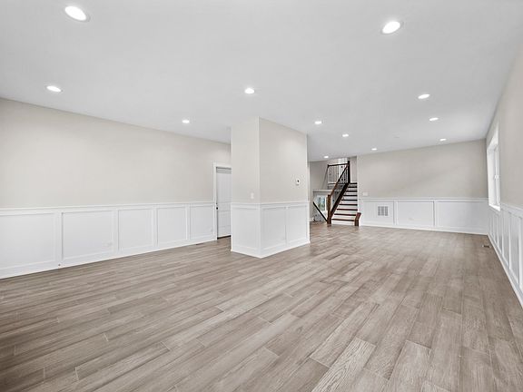 5th image of 10742 S Worth Ave