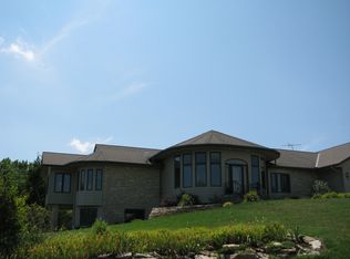 3609 Cottonwood Cir, Manhattan, KS 66503
