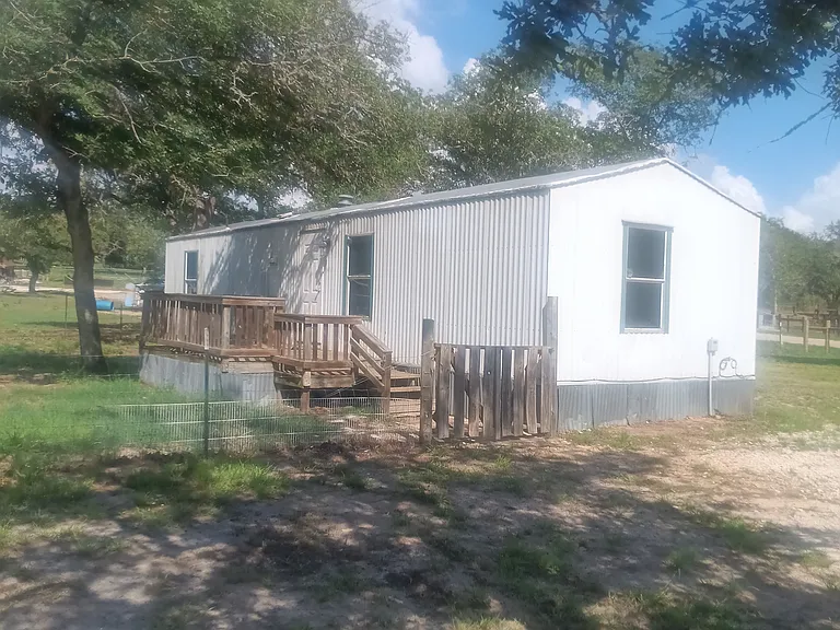 5251 Hickory Forrest Dr — Photo 1