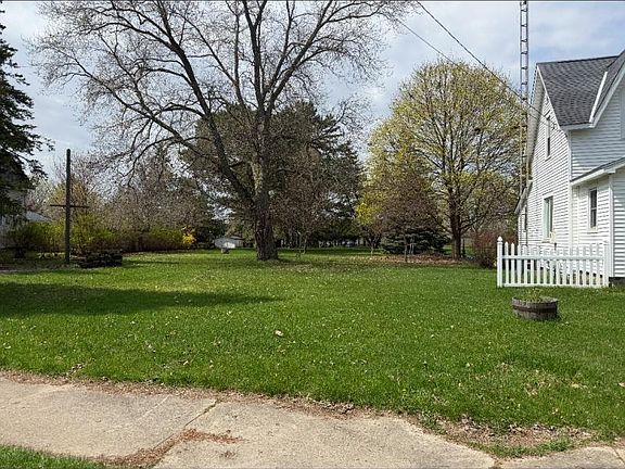 3rd image of 319 Western Ave
