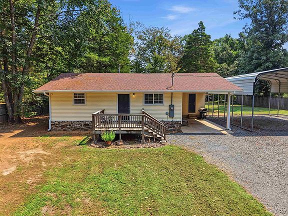 3rd image of 29 Pine Needle Rd