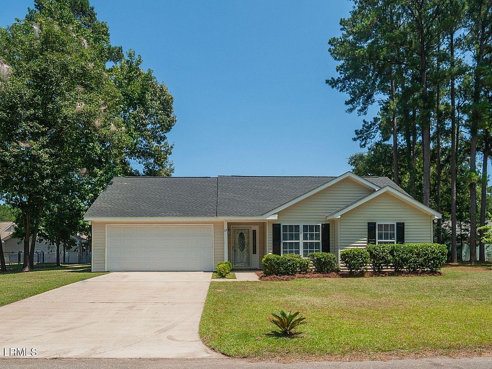 1st image of 33 Austrian Pine Road