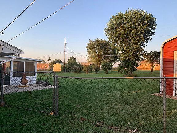 5th image of 2105 Linwood Pl