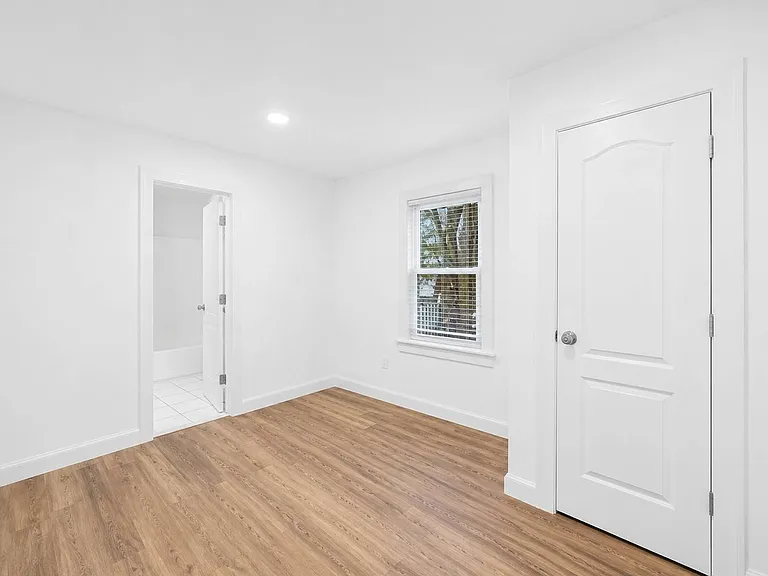 3 Park Ave #B — Photo 4