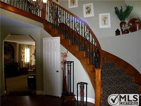 3rd image of 9319 Vervain St