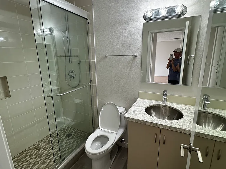 322 Volney Ln — Photo 6