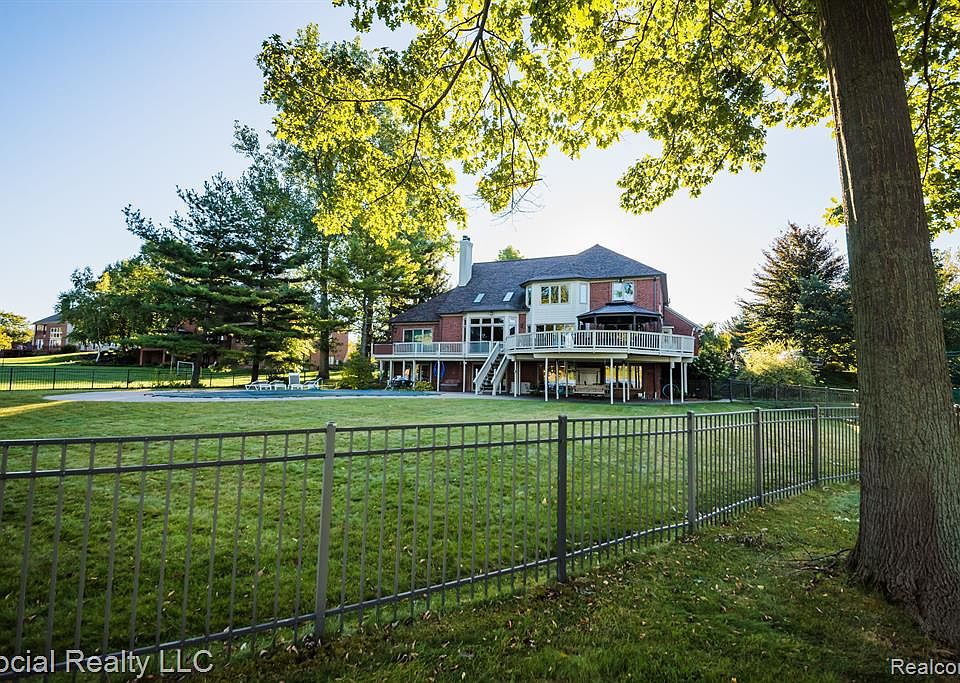 582 Shrewsbury Dr, Clarkston, MI 48348 MLS 20230000353 Zillow