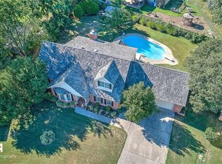 1213 W Countrywood Cir, Rogers, AR 72756