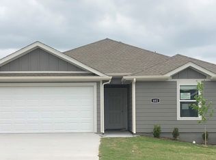 402 NW Granny Smith St, Gentry, AR 72734