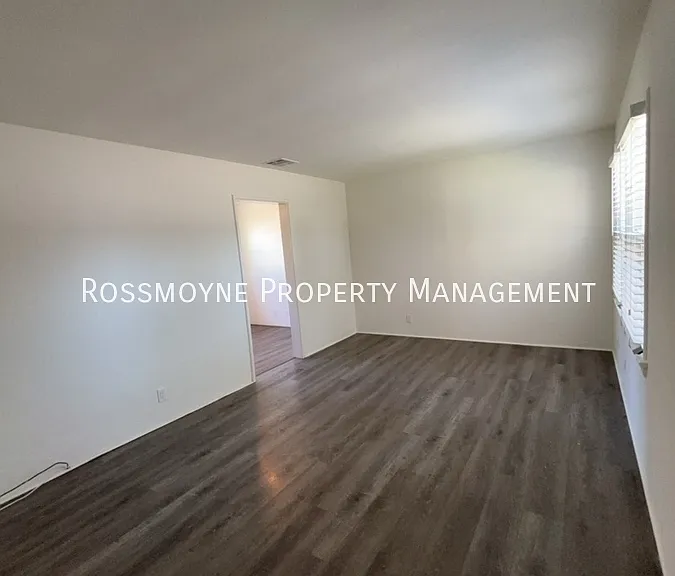 3107 Jeffries Ave — Photo 3