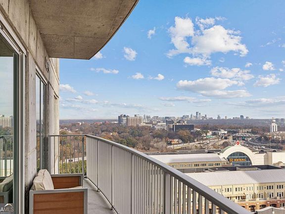 4th image of 361 17th St #1501