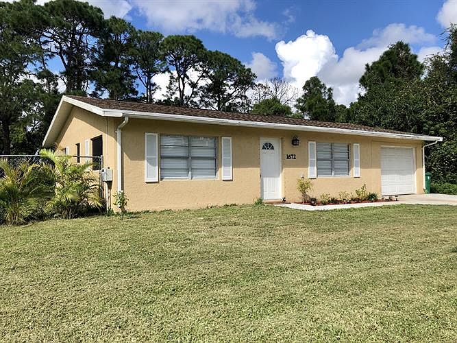 1st image of 1672 SE Floresta Dr