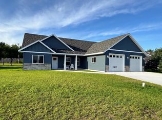 921 9th St NW, Perham, MN 56573