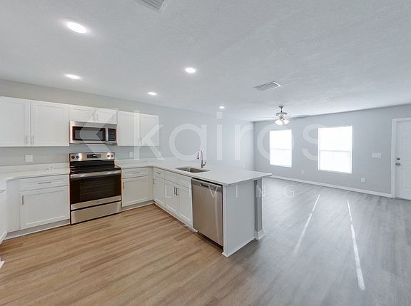 4th image of 8415 102nd Ave