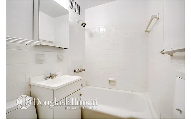Rented by Douglas Elliman | media 7