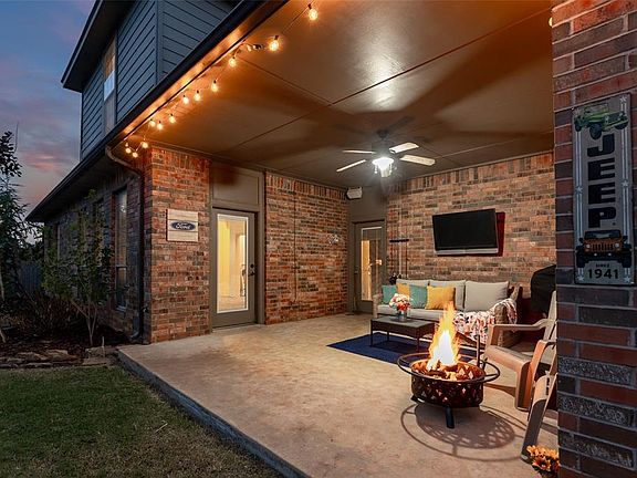 3rd image of 11608 Copper Trails Ln