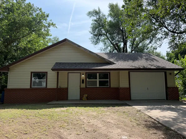 830 N Spruce St, Wichita, KS 67214