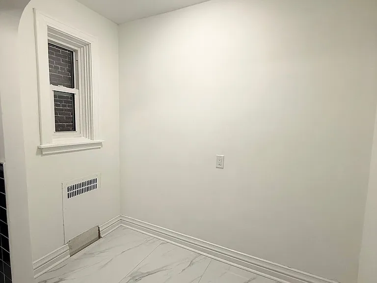 235 Cooper St #2 — Photo 8