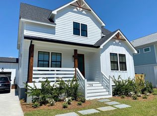 706 Fayetteville Ave, Carolina Beach, NC 28428