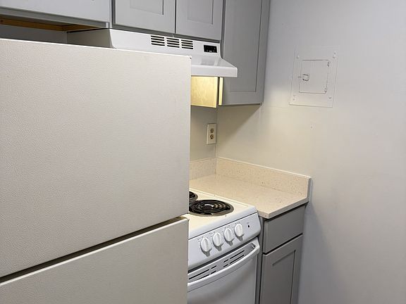 F1 Studio - Kitchen - Newly Renovated
$1325/month