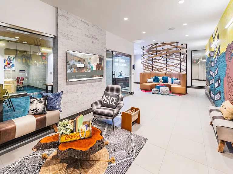Leasing Lobby