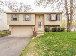 5608 Northview Dr, Sylvania, OH 43560