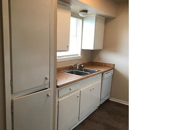 4th image of 1230 Shadowdale Dr APT 22