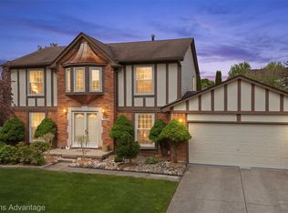 24843 White Plains Dr, Novi, MI 48374