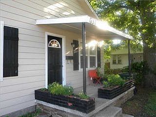 2nd image of 637 W Wood St