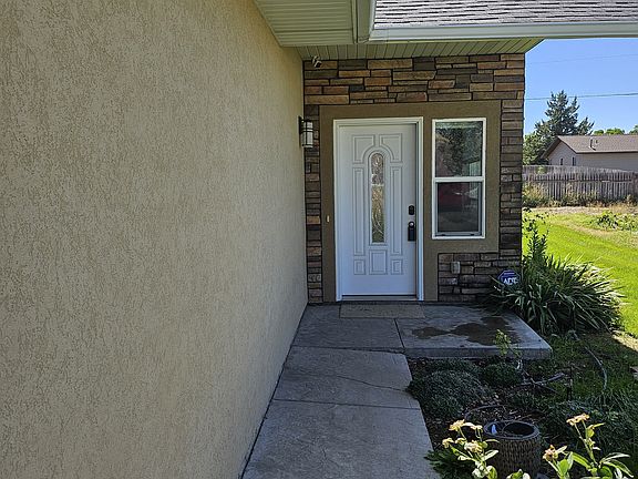 2nd image of 2103 Fort Hall Ave