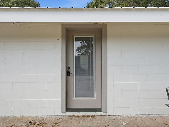 3rd image of 39 N Coran Dr