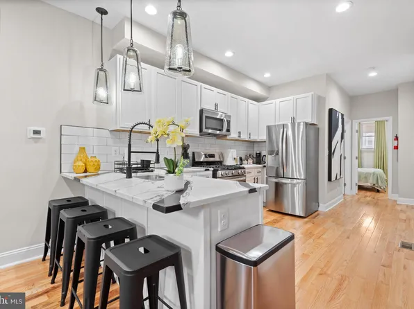 2219 E Chase St, Baltimore, MD 21213