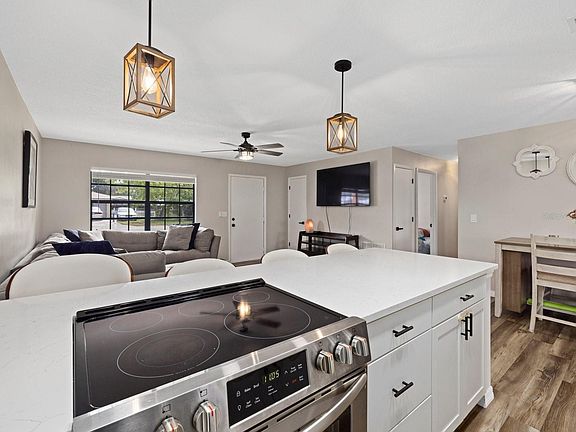 5th image of 5126 Island Date St