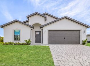 881 Gen D Macarthur Ave, Labelle, FL 33935