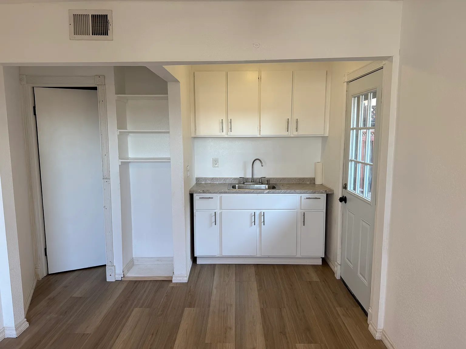 6565 Grant St — Photo 4