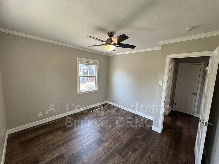 814 S Institute St — Photo 11