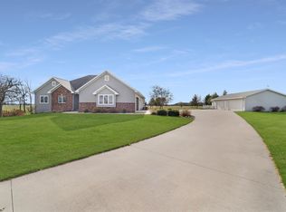 3797 Brooks Rd, Oshkosh, WI 54904