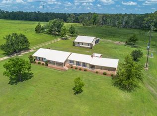 2035 New Forest Hwy, Douglas, GA 31533
