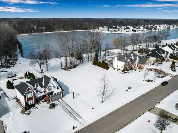7366 Winbert Dr #21, North Tonawanda, NY 14120