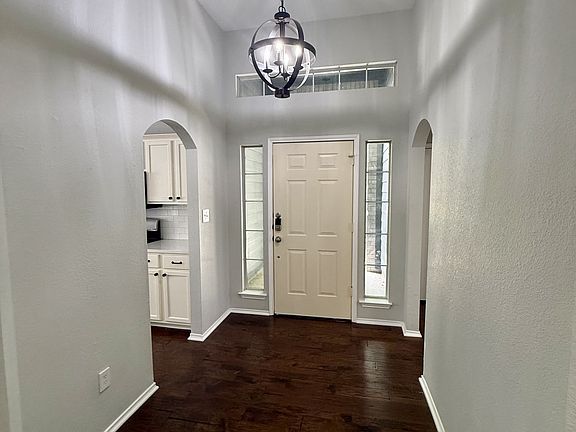2nd image of 1713 Lantana Dr
